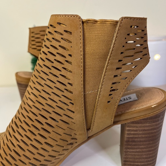 Steve Madden Norria Peep-Toe Sandals - Picture 3 of 7